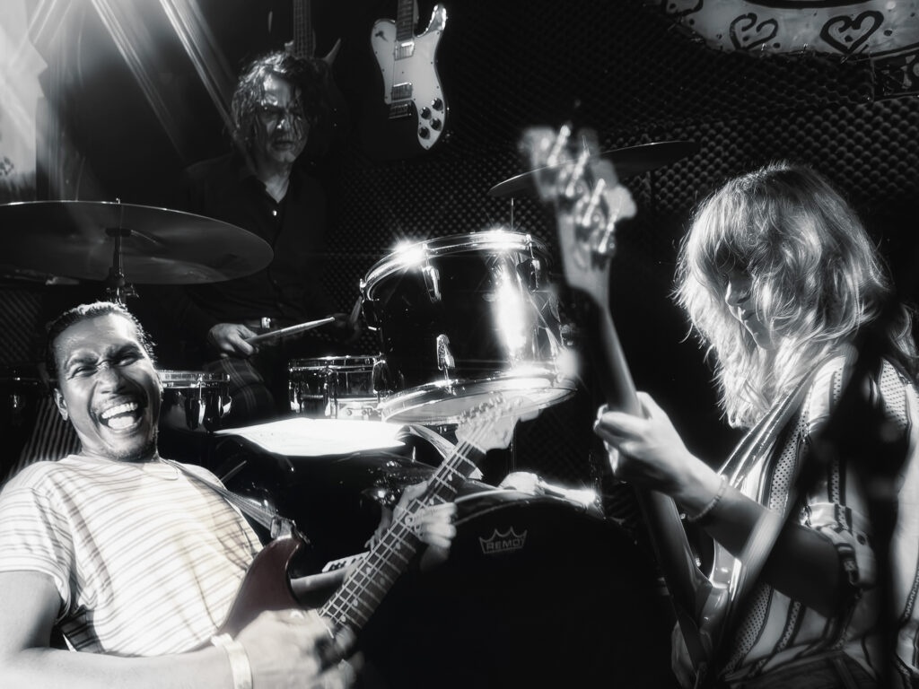 The Groove Nomads + DJ Bo Indi Sam