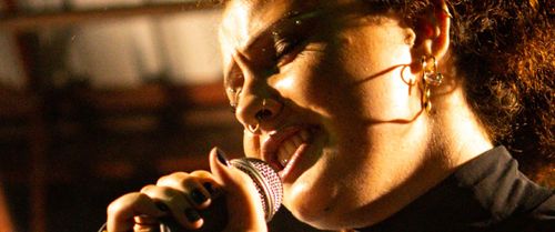 Zing! Want stilte is geen optie