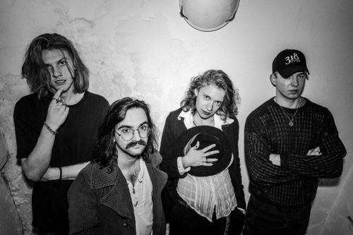 Wiseflower, Yaffa en DJ Bo Indie Sam