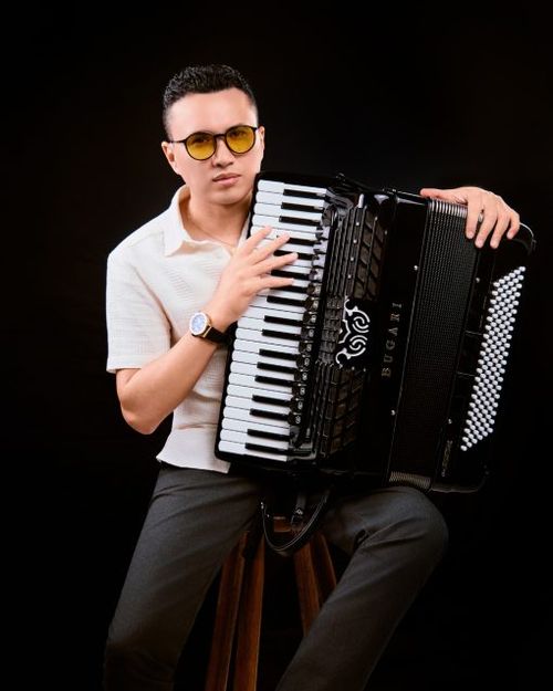 Brasilando by Nonato Lima (accordion & vocals)
