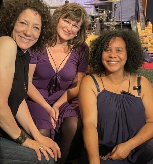 Roda Nós 3 no Samba by Lilian Vieira Ana Beck & Viviani Godoy