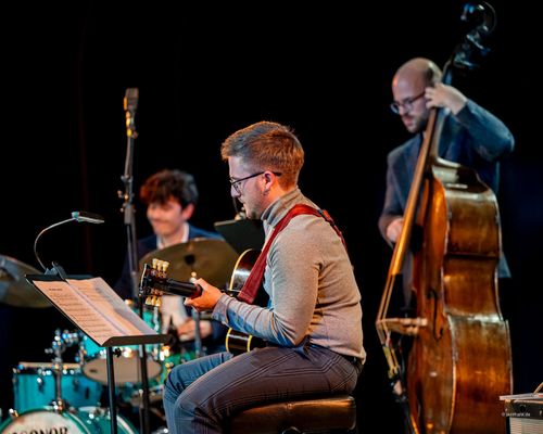 Dinner & Jazz featuring: Joan Fort Trio