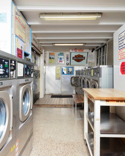 Warmoes Biënnale: wasserette x zoektocht