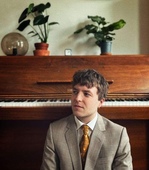 Friday Night Live: Oscar Ployart trio & late-night jam session