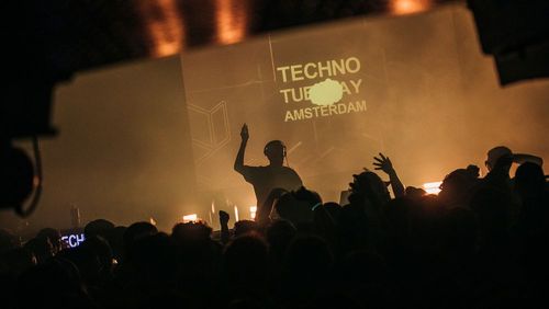 Techno Tuesday: Dexon & Dauphin Åka