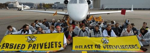 In conversation about Climate Change, Authoritarianism & Resistance