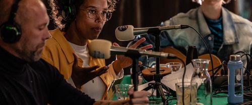 Podcastakademie: Spannende scène bouwen met Maartje Duin