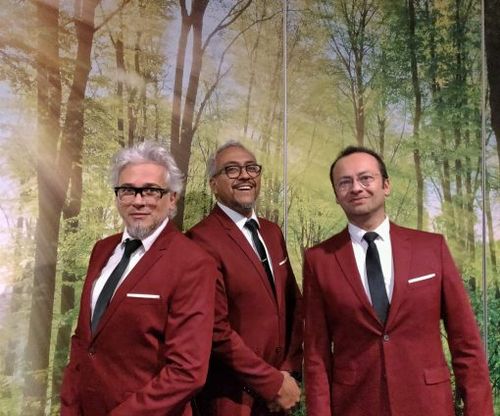 Un Poco Loco music concert by Trio Galantes