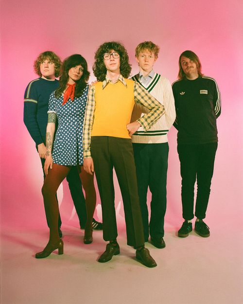 Plastic Family | 7" release show | support: the hook