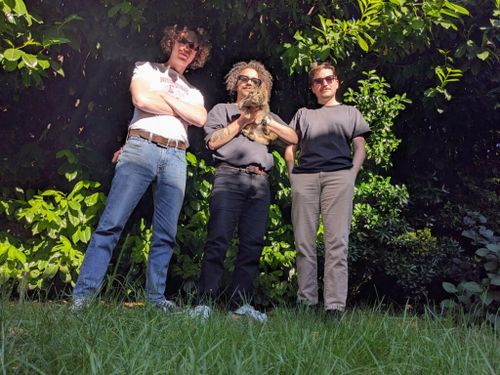 Wap Shoo Wap presents Itches (Be) + Feral