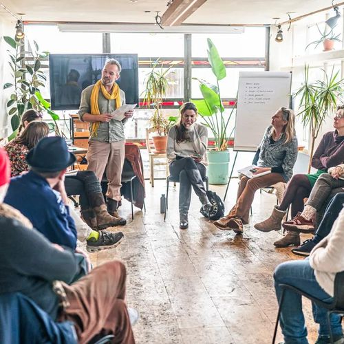 Workshop: Learn how to use your citizen’s right to speak in defense of the rights of the Bee.