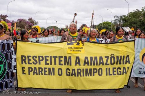 Fora garimpo! Meet indigenous people in Teatro Munganga Organized by Greenpeace