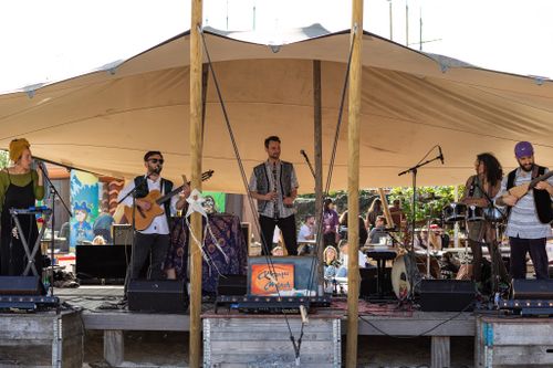 LAIDBACK LIVE | MÈRAQUE