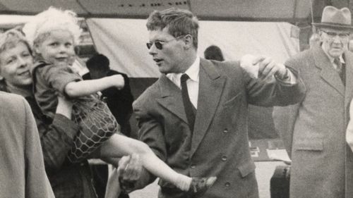 Kunstlievende ledenborrel met lezing