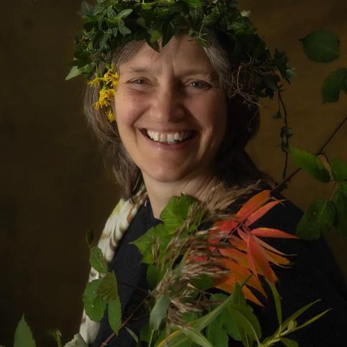 Each evening is curated by a host: an entrepreneur from Noord with an inspiring story. The host selects a film or documentary that connects to their work or fascination and introduces the film themself.