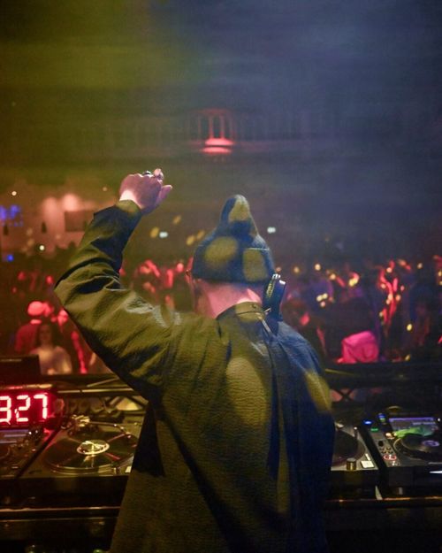 From the Floor to the Decks