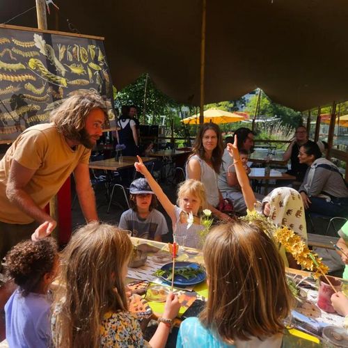 Mini safari about caterpillars ”Butterfly dinner – what do caterpillars eat?”