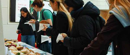 LunchPodium: a bite-sized dive into provenance research