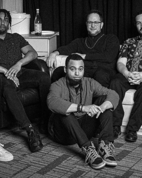 Yoràn Vroom Group of Friends