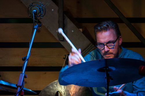 Felix Schlarmann - DIFFERENT TRIOS ft. Agus Fulka & Aniol Torrents