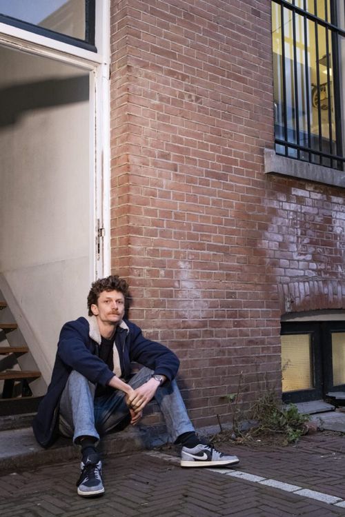 Journalistiek theater: Gezocht: een paar vierkante meter!