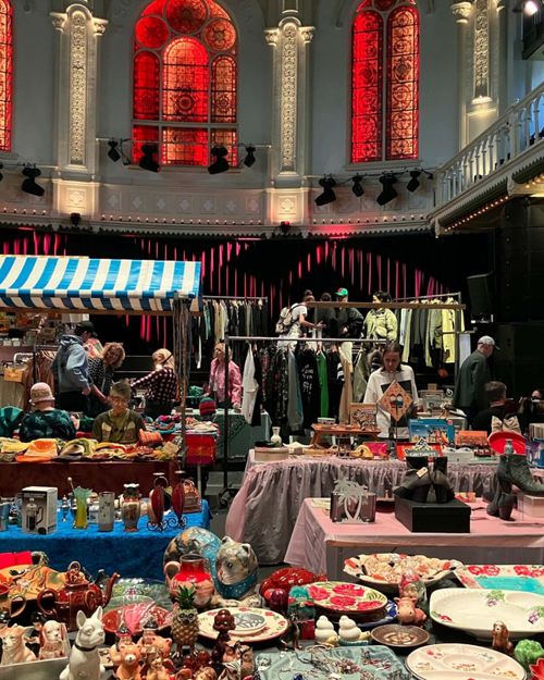 Parafanalia Vintage  Market