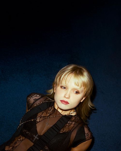 Lucy Blue | support: lizet aviva