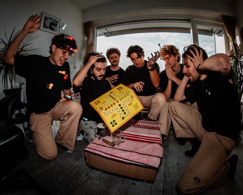 Karafaan | single release | support: johnny & the space machine