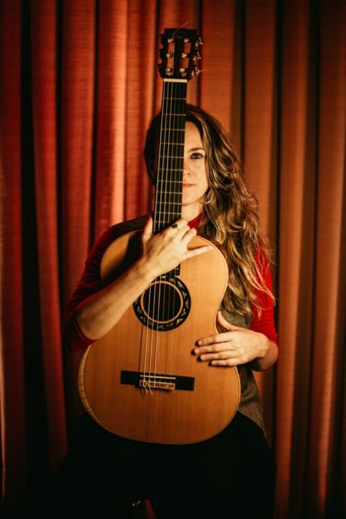 Show Crua by Jacque Falcheti