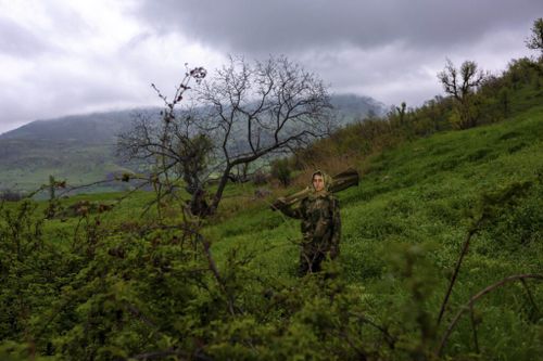Geen vrienden op de bergen na: het verhaal van de Koerden